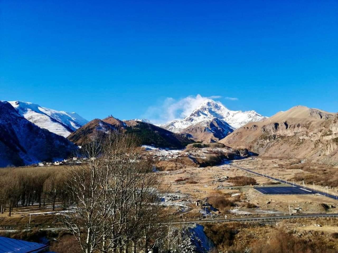 Kazbegi Inn Екстер'єр фото