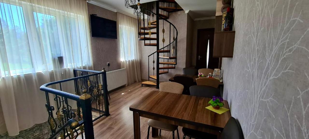 Kazbegi Inn Екстер'єр фото